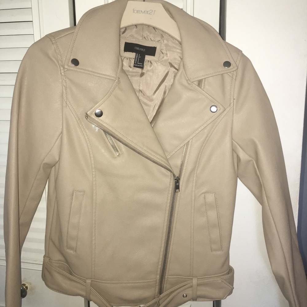 🎈NWOT Faux leather jacket 🎈